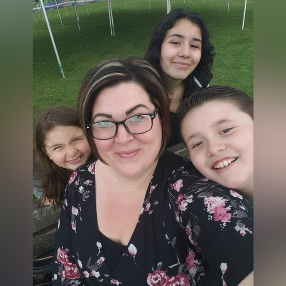 Meet your Posher, Misty - Picture 2 of 4